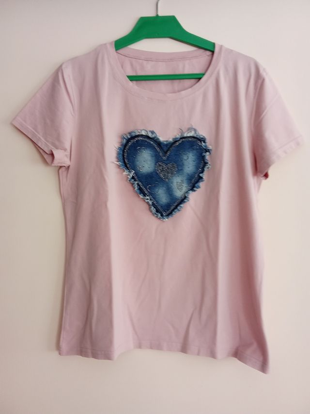 Camiseta rosa corazón vaquero