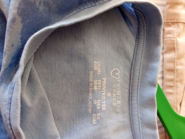 Camiseta azul sin usar