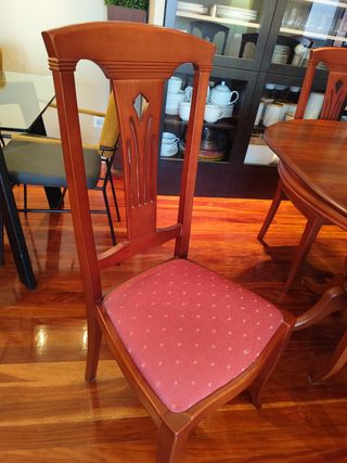 Conjunto de mesa ovalada y 4 sillas en GIJÓN