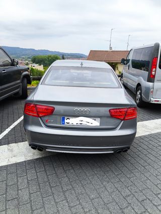 Audi S8 2013