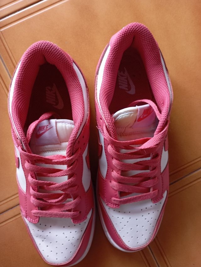 Nike Dunk Low pink