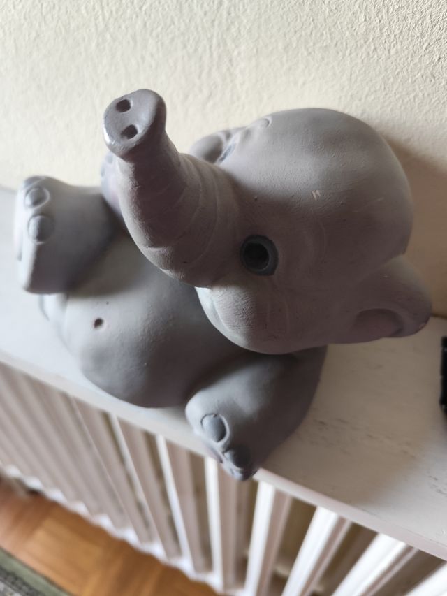 Elefante cerámica gris