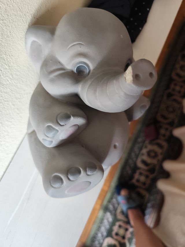 Elefante cerámica gris