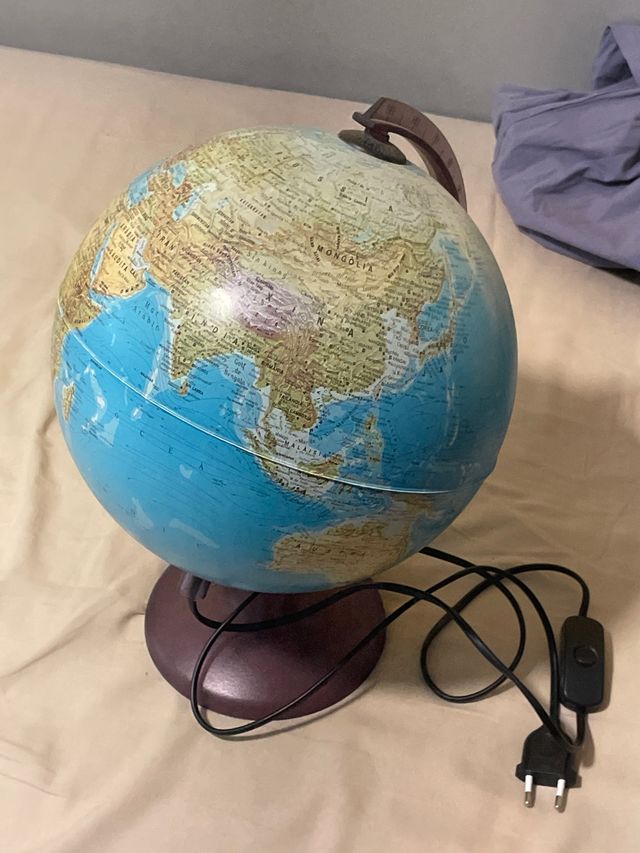 Globo terráqueo lámpara