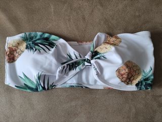 Bikini top blanco con estampado piña
