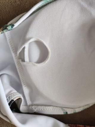 Bikini top blanco con estampado piña