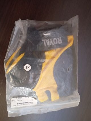 Cascos y guantes de bicicleta 