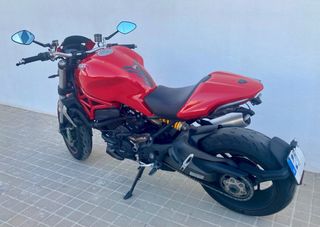 Ducati Monster 1200 ABS roja