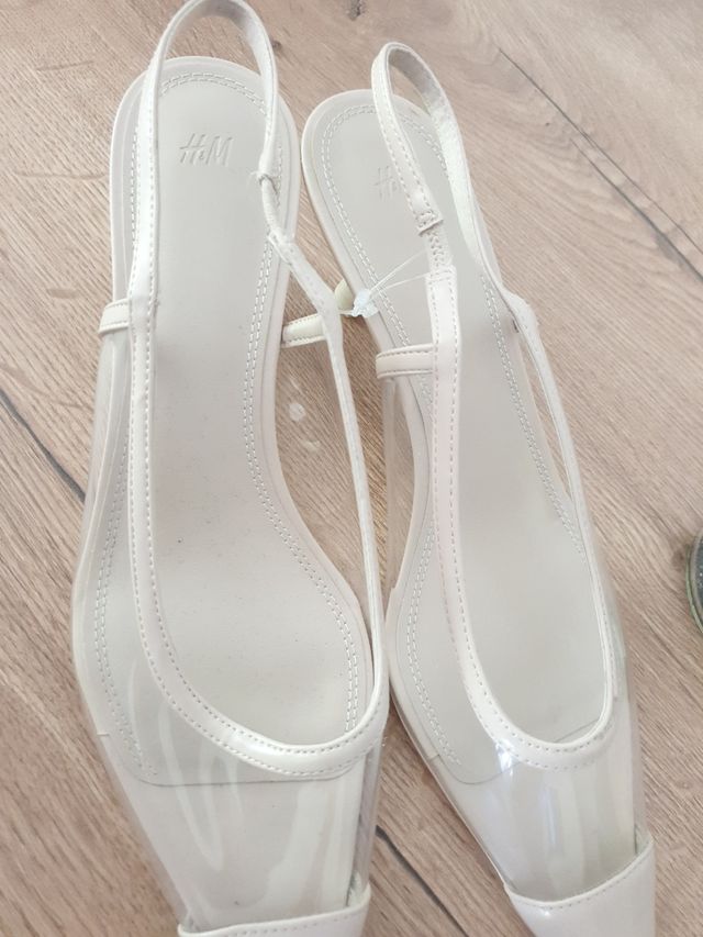 Zapatos salón beige transparentes