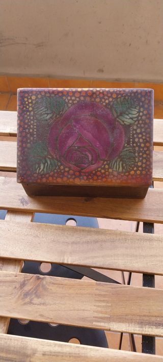 Joyero vintage con rosa
