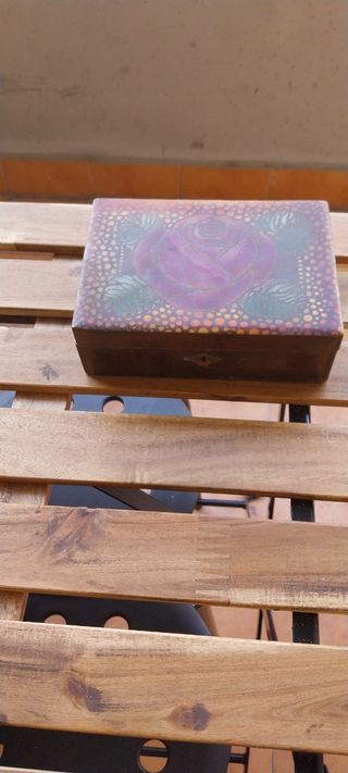 Joyero vintage con rosa