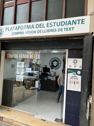 Libros de eso, bachillerato y primaria.
