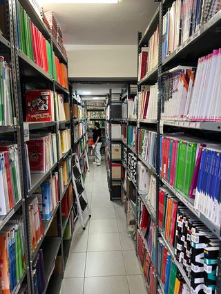 Libros de eso, bachillerato y primaria.