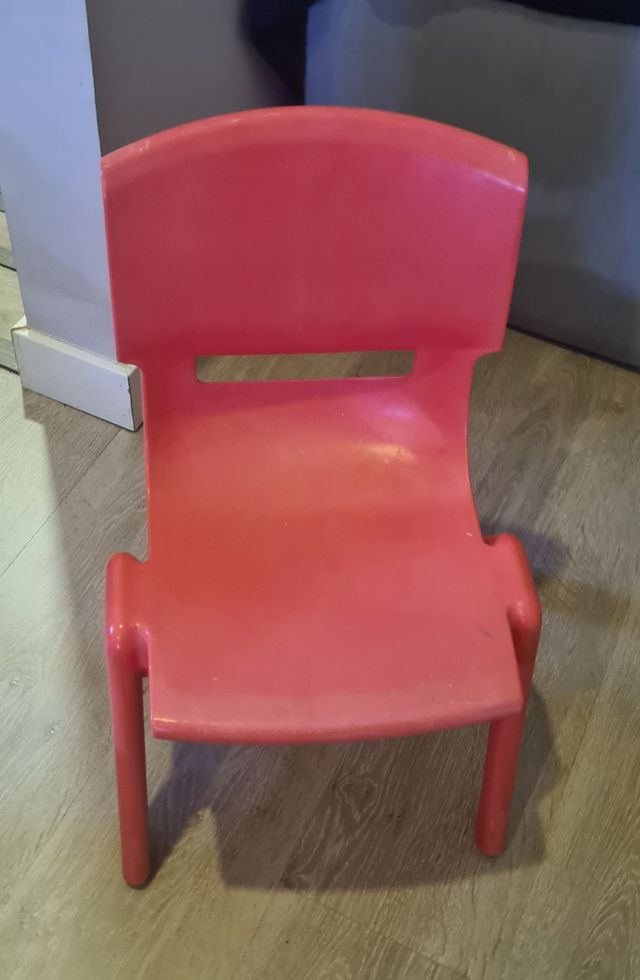 Lote 4 Sillas infantiles de colegio.