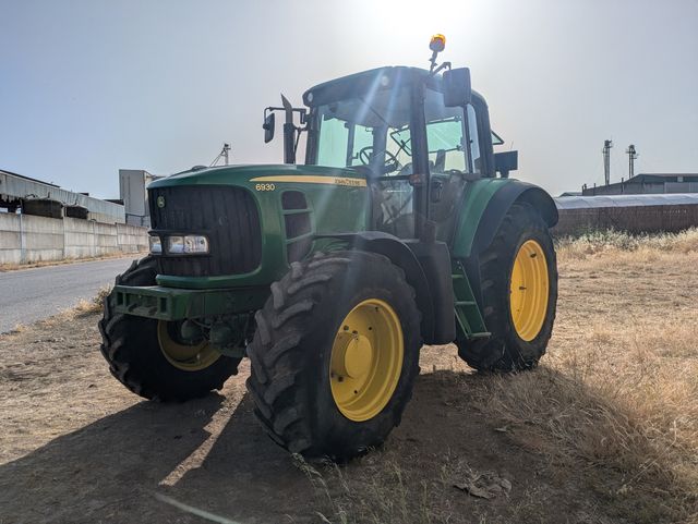 Tractor John Deere 6930