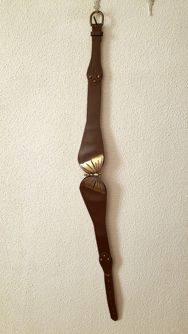 Cinturón marrón polipiel - Mariposa dorada