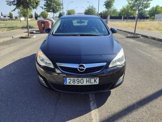 Opel Astra 2012