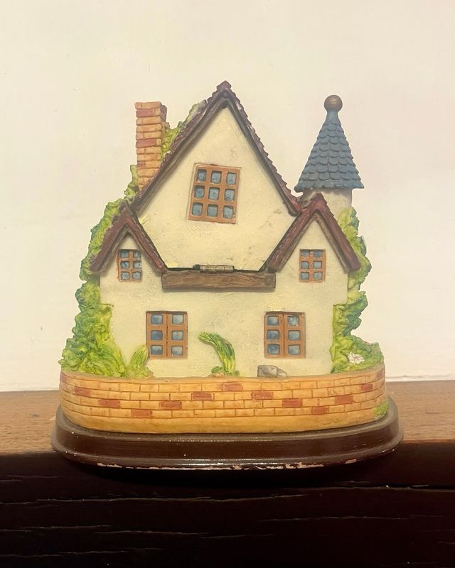 Orologio sveglia casetta vintage in resina orsi