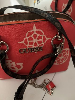 Bolso Guess rojo