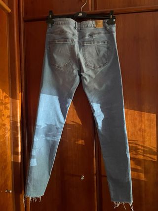 Conjunto Pepe Jeans: camiseta gris + pantalón piti