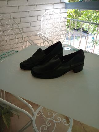 Zapatos negros de señora