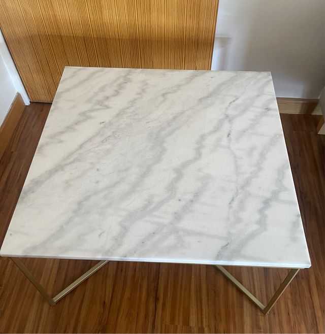 Mesa centro mármol blanco-dorado 
