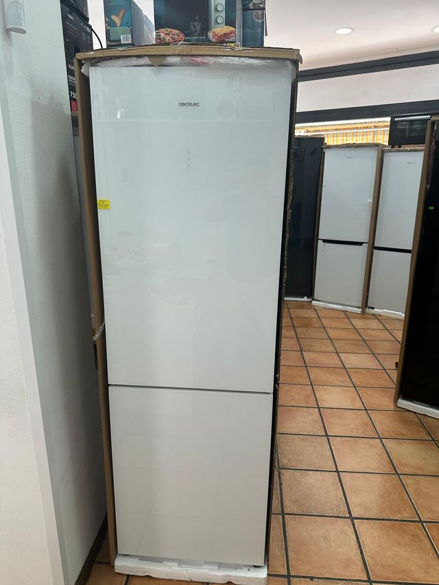 Bolero CoolMarket Combi 322 Glass White E Frigoríf