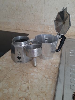Caffetiera Bialetti Moka Express da 6/8 tazzine
