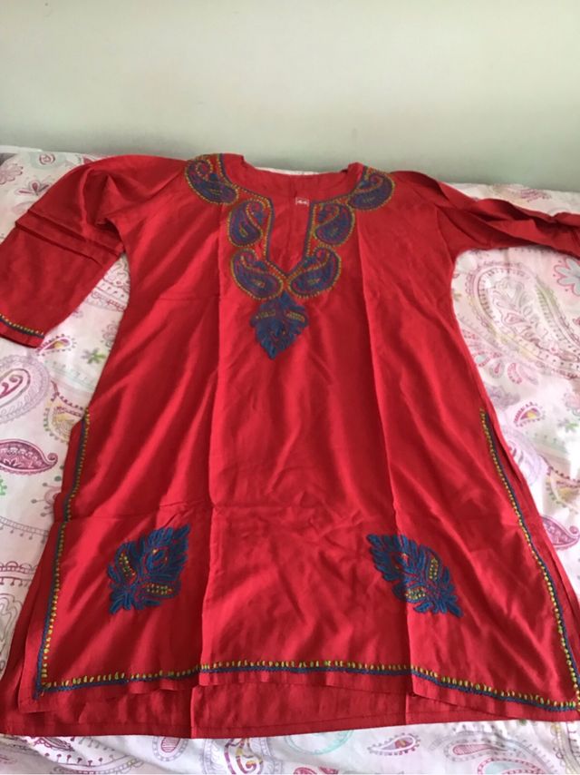 Vestido rojo XXL bordado - 44