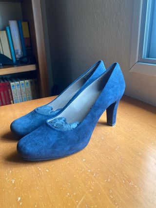 Zapatos Unisa tacón azul marino
