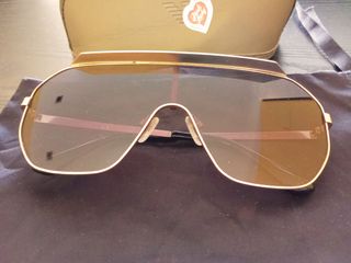 Gafas Guess doradas