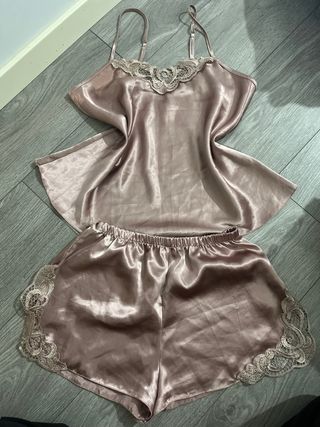 (2) Pijama Satén Marrón/pijama rosa