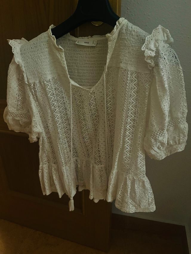 Blusa blanca Mango crochet