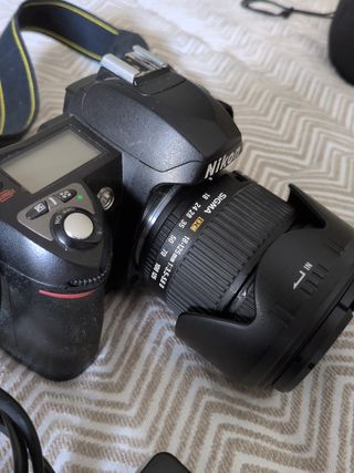 Nikon D70: Cámara réflex para reparar