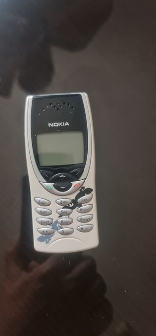 Nokia 8210 - Teléfono móvil