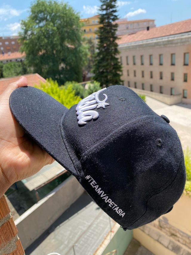 Gorra Vapetasia negra