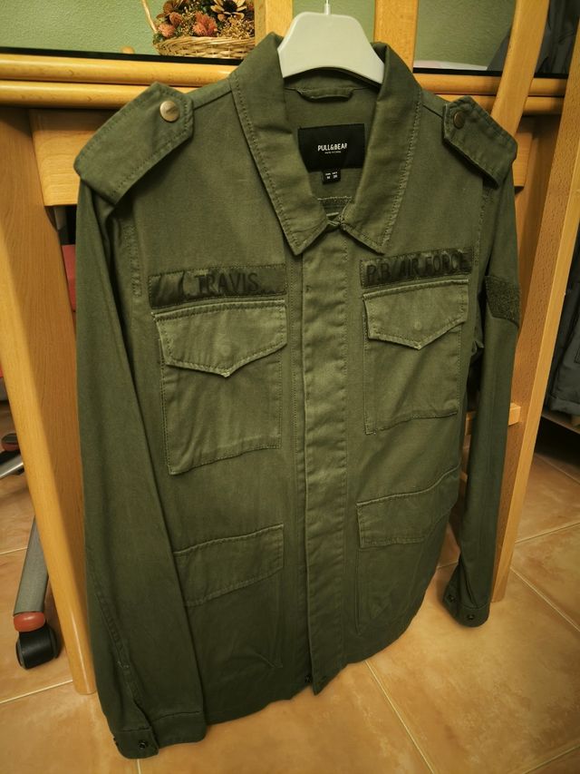 Chaqueta Pull&Bear militar M