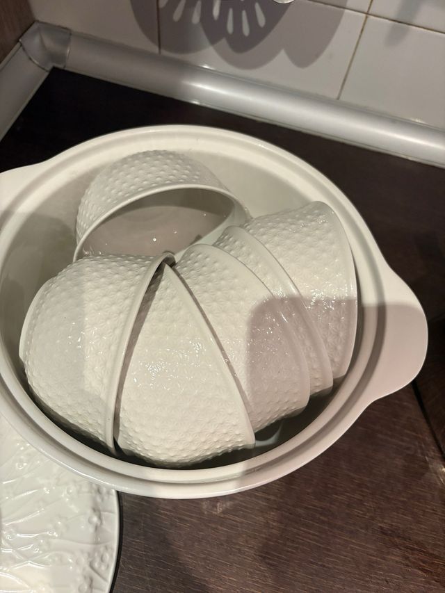 Sopera blanca de porcelana con 6 bol para sopa