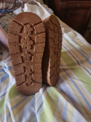 Botines de ante marrón