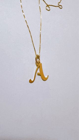 Collana con ciondolo lettera A in oro 18kt 750