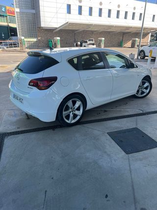 Opel Astra 2013