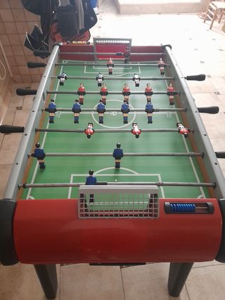 Calciobalilla Gioco in Legno. Usato.