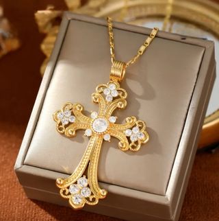Collar Cruz Dorada con Cristales