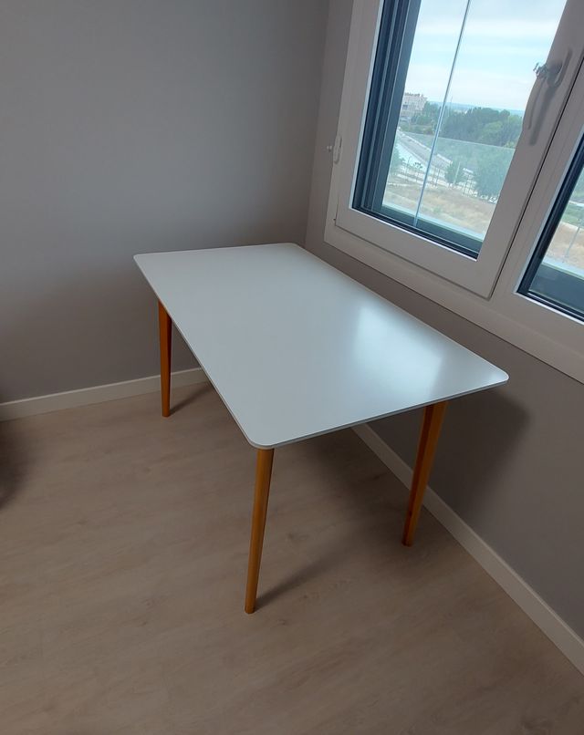 Mesa blanca madera - Estilo nórdico