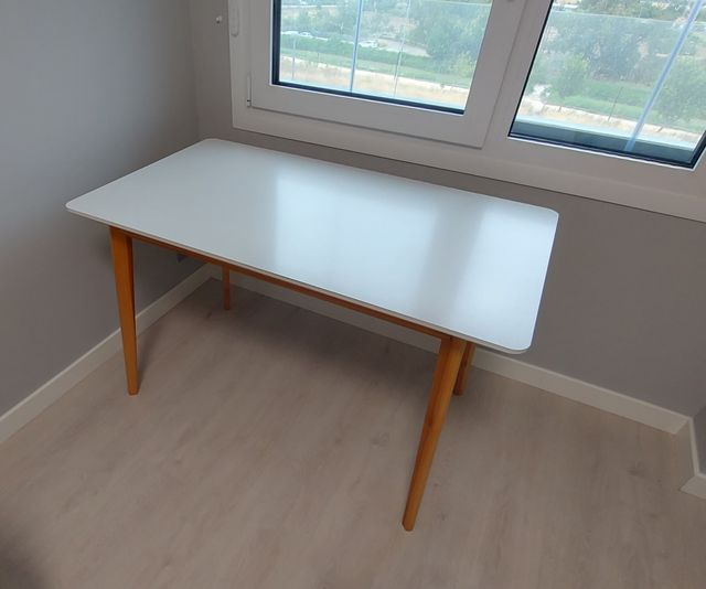 Mesa blanca madera - Estilo nórdico