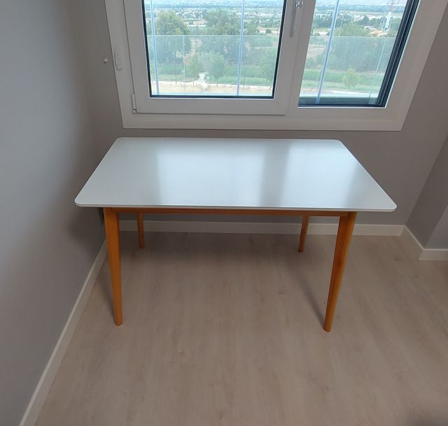 Mesa blanca madera - Estilo nórdico