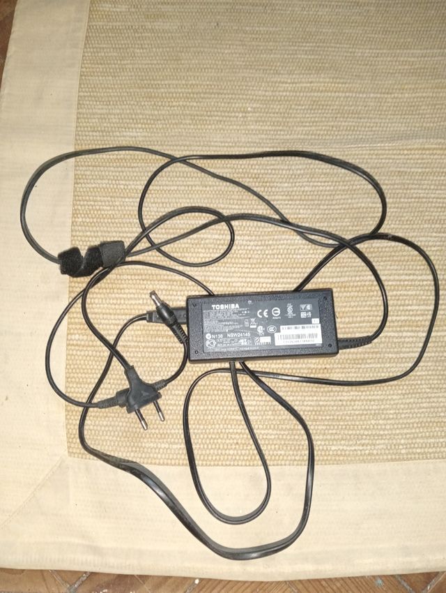 Carregador Toshiba NSW24145
