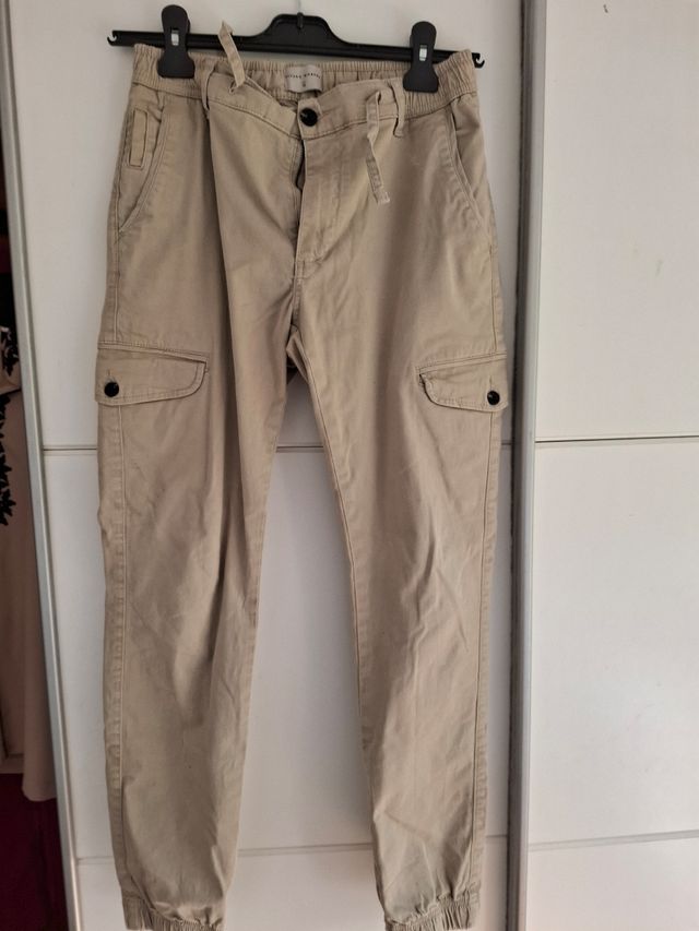 Pantalones Jogger color Beige