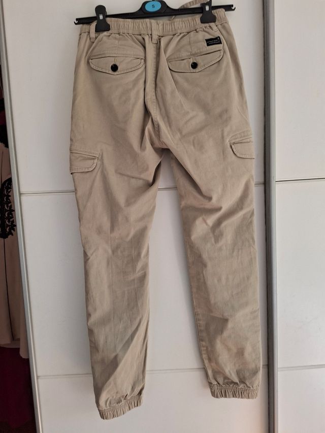 Pantalones Jogger color Beige
