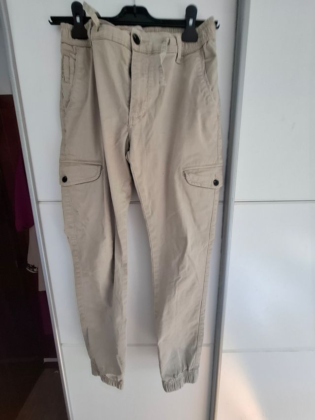 Pantalones Jogger color Beige